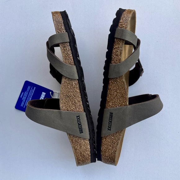 NWT Birkenstock Sandal Mayari
Birkibuc Mocha Brown copper buckle. New. - Picture 5 of 15